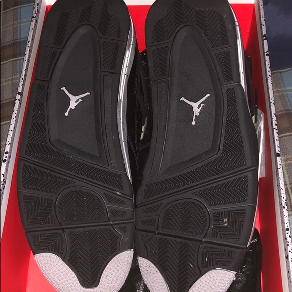 Jordan 4 Oreo - Picture 4 of 8